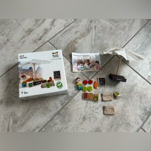 PlanToys Plan Toys PlanWorld Minis 6613 The Market
Retired